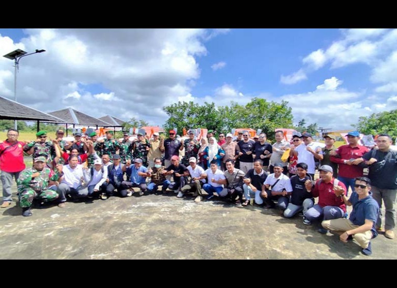Dukung Program Optimalisasi Lahan Pertanian Bupati Kukar Serahkan Alat Pertanian Kepada 3 Gapoktan