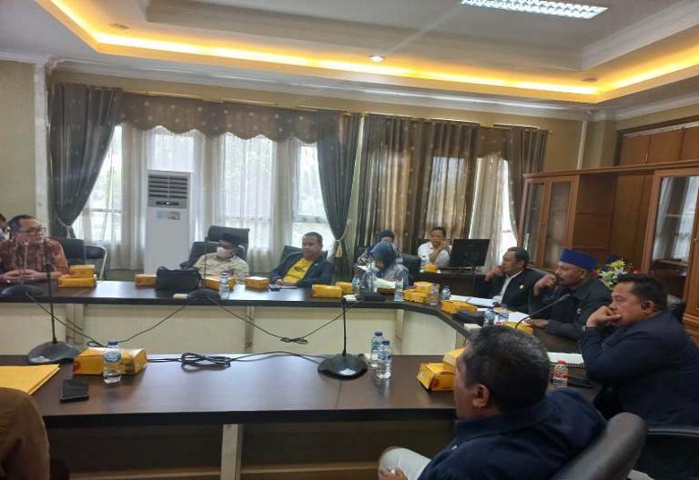 Komisi I DPRD Kukar Gelar RDP Bahas Pembangunan Pipa Gas Samboja yang Dikeluhkan Warga
