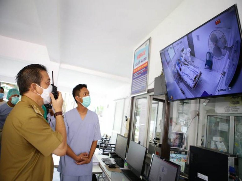 Kunjungi Pasien Covid-19, Hadi Mulyadi Doakan Seluruh Pasien Cepat Sembuh