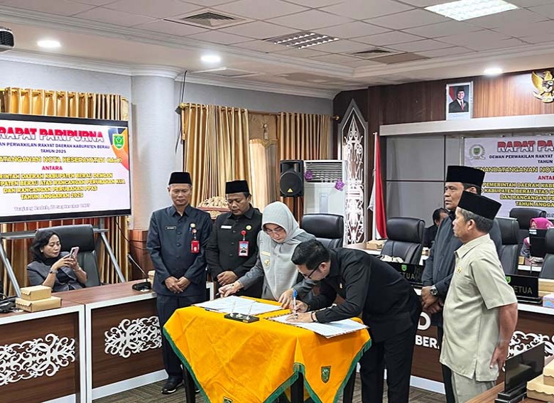 Pemkab dan DPRD Berau Tandatangani Nota Kesepakatan Perubahan KUA-PPAS 2025
