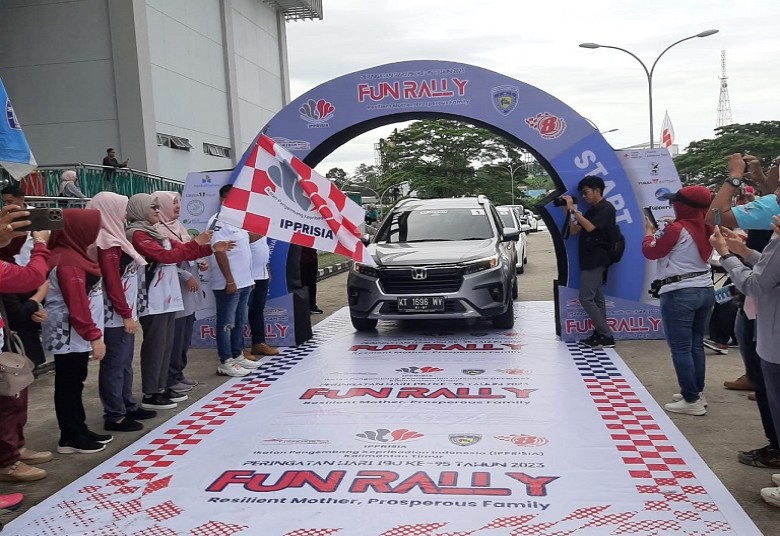 Lepas Peserta IPPRISIA Fun Rally, Sekda Sri: Kedepan Harus Lebih Banyak Lagi Pesertanya