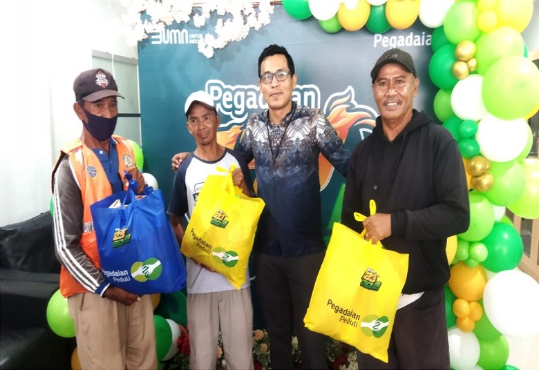 PT Pegadaian Balikpapan Bagikan 300 Paket Sembako, Berbagi Kebahagiaan Ramadan dan Merayakan HUT ke-123