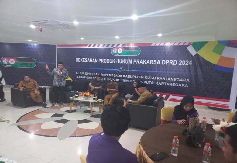 DPRD Kukar Gelar Diskusi Bersama Mahasiswa Unikarta, Bahas Produk Hukum