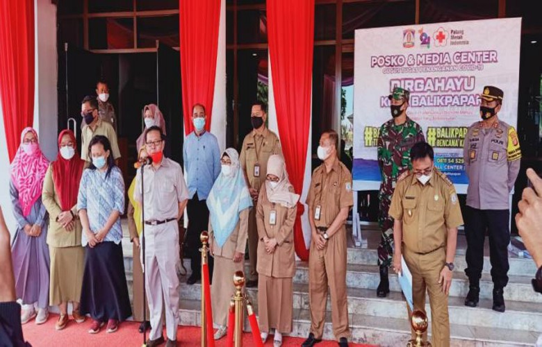 Wali Kota Serahkan Bantuan 75 Wastafel Portabel ke SD-SMP di Balikpapan