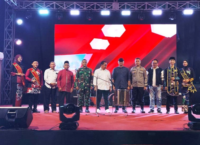 Lestarikan Budaya Kutai Lewat Festival Pekan Budaya Bahari di Muara Jawa