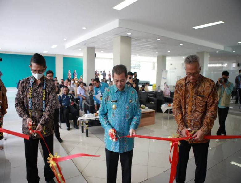 Hadi Mulyadi Resmikan Pojok Statistik di ITK
