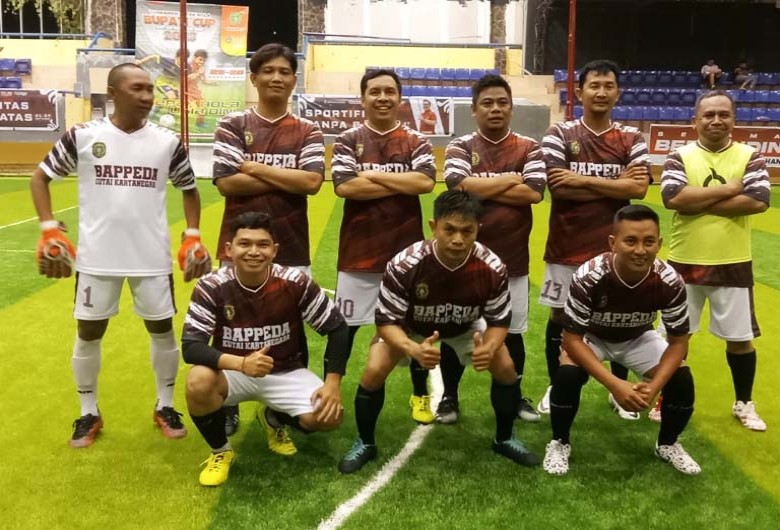 Pertandingan Mini Soccer Bupati Cup Ajang Prestasi dan Silaturahmi ASN di Kukar