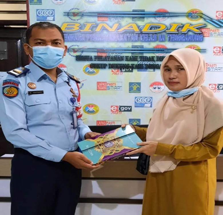 Masjid Taubatan Nasuha Terima Bantuan Al qur'an dan Perlengkapan Ibadah