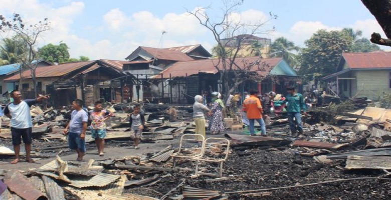 Ketua DPRD Kukar Tinjau Lokasi Kebakaran Loa Kulu