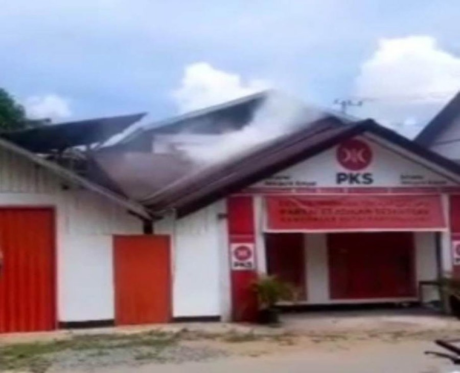 Kantor PKS Kukar Terbakar