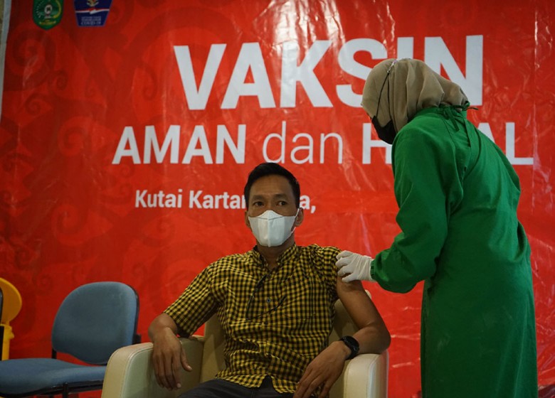 Anggota DPRD Kukar Ikuti Vaksinasi Covid-19