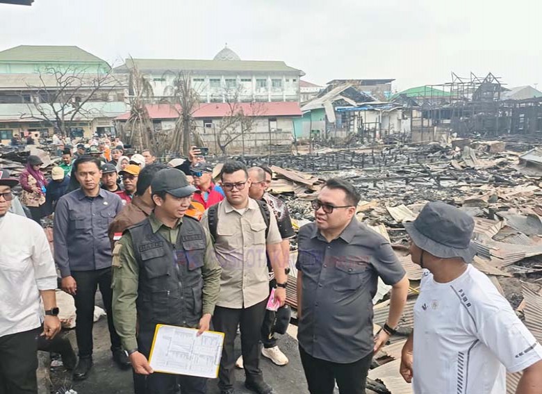 Bupati Kukar Pastikan Recovery Korban Kebakaran Danau Aji, Penataan Kawasan dan Hidran Jadi Perhatian