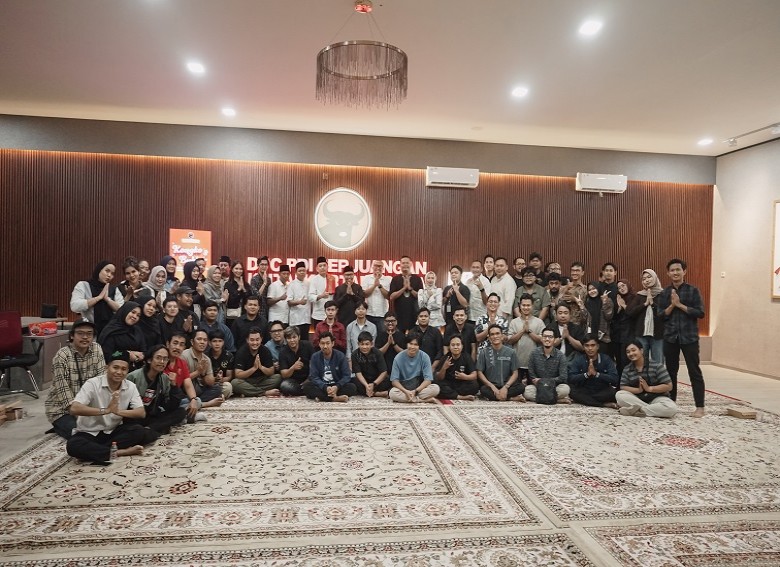 Di Hadapan Insan Pers, PDI Perjuangan Kukar Perlihatkan Suasana Kantor Baru yang Modern dan Terbuka
