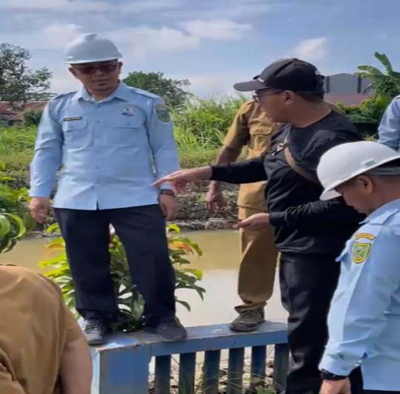 Berkurangnya Produksi Air, Dinas PUPR Bantu Pembersihan Intake Rinding