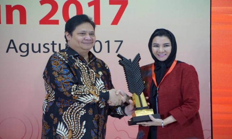 Rita Widyasari Terima Penghargaan Upakarti