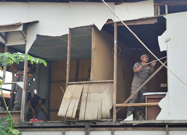 Pengamanan Aset, Belasan Bangunan di Atas Lahan Pemerintah Kelurahan Baru Ditertibkan