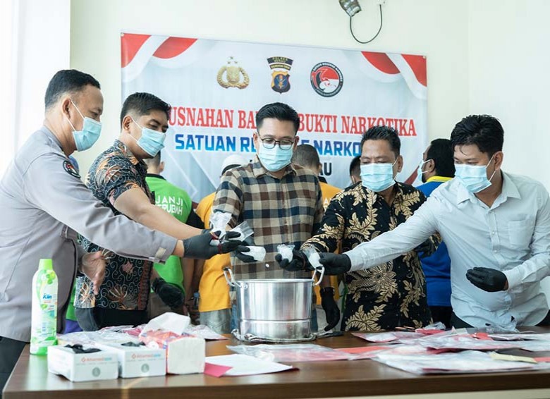 Polres Berau Musnahkan 851,79 Gram Sabu, Hasil Ungkap 7 Kasus Narkotika
