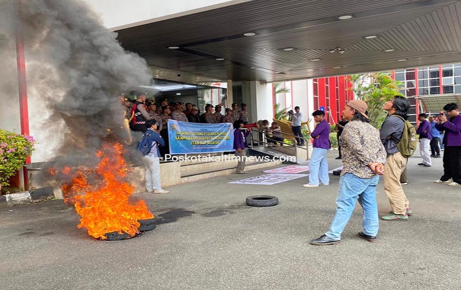 Mahasiswa Unikarta Geruduk Pemkab Kukar, Soroti Infrastruktur Jalan hingga Pendidikan