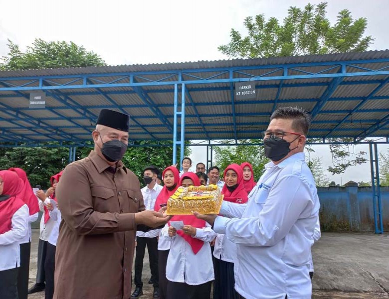 Rayakan HUT Perumda Tirta Mahakam ke 30, Bupati Minta 2024 Seluruh Masyarakat Nikmati Air Bersih