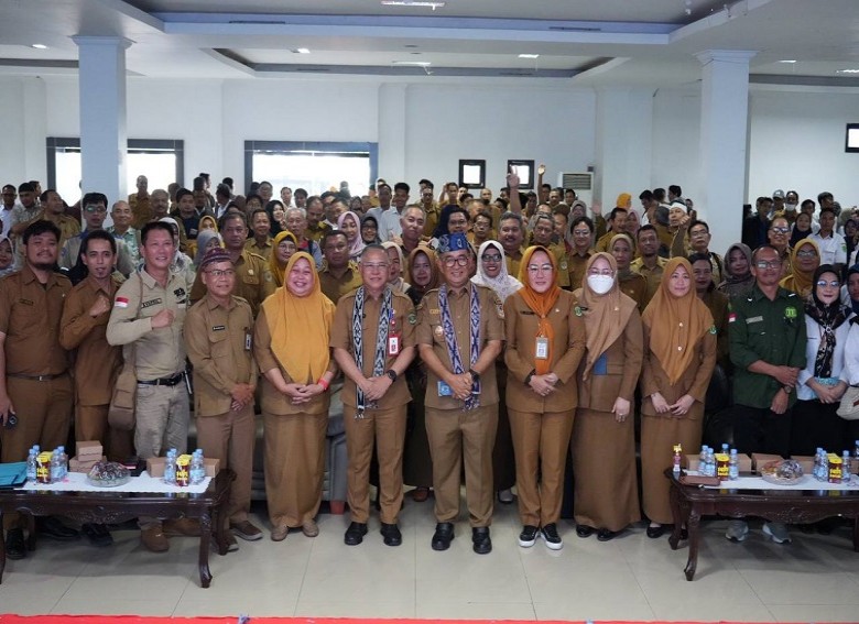 Pj Gubernur: Peran Guru Penting Mencetak Genarsi Unggul