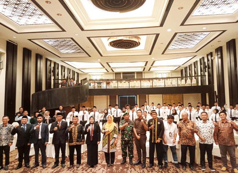 Ketua Bawaslu Berau Lantik 39 Anggota Panwacam