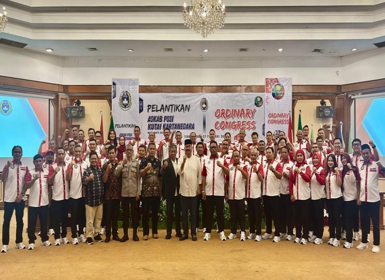 Bupati Kukar Lantik Pengurus ASKAB PSSI Kukar 2024-2028, Berharap Program Pembinaan Lebih Konkret