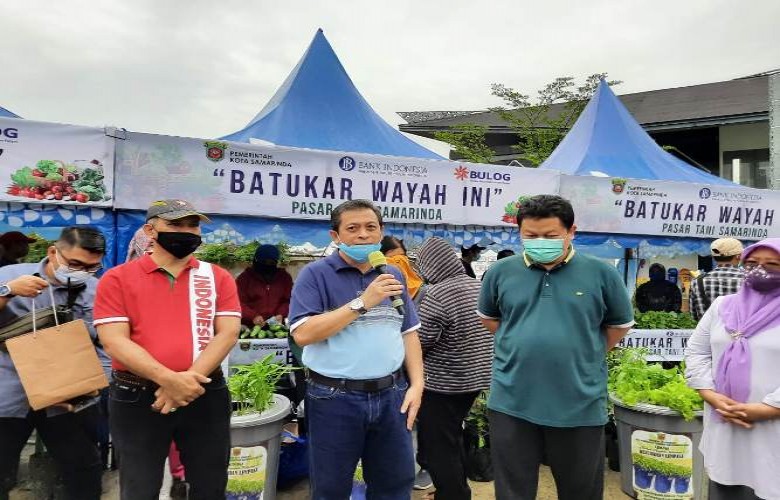 Hadiri Kegiatan Batukar Wayah Ini, Wagub Ajak Mencintai Produk Lokal