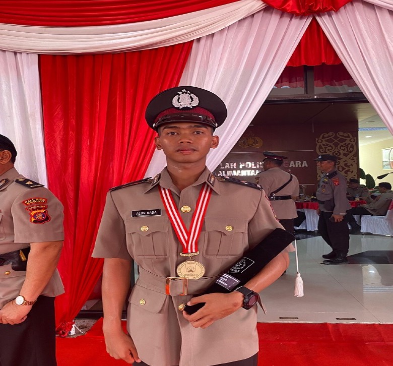 Alun Nada, Anak Kuli Bangunan di Kukar Lolos jadi Polisi