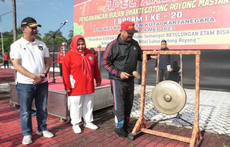 Bupati Edi Damansyah Pimpin Apel Akbar Pencanangan Bulan Bhakti Gotong Royong Masyarakat