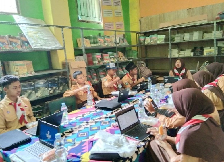Disdikbud Kukar Dorong Transformasi Digital Pembelajaran SMP Melalui Chromebook