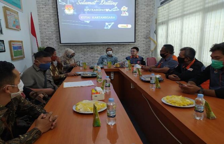 KPU Kukar Lakukan Kunjungan Kerja ke KPU Prabumulih