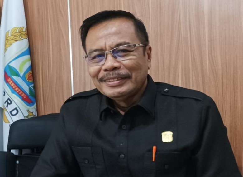 Truk Diduga Kelebihan Muatan Terbalik di Jalan Soekarno-Hatta, DPRD Balikpapan Soroti Pengawasan