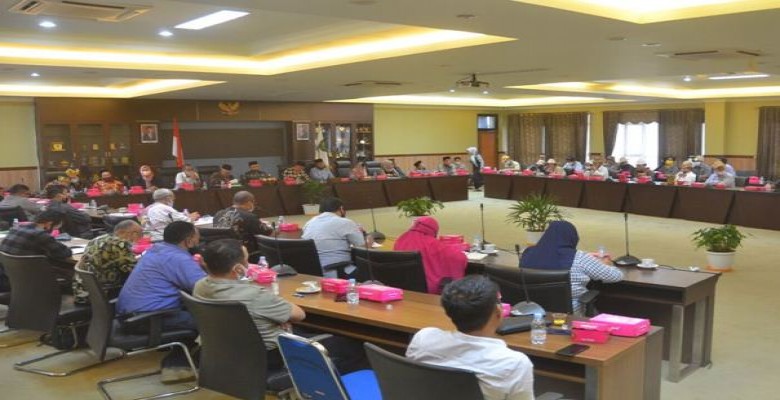 DPRD Fasilitasi Pertemuan Soal Pendorongan Lahan Kebun Warga Tabang