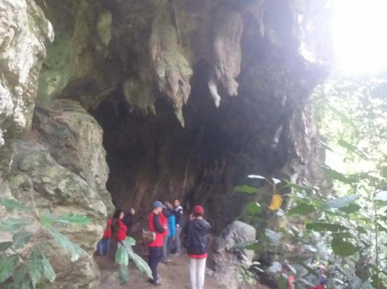 Pesona Alam Goa Benuang Desa Sanggulan Kukar