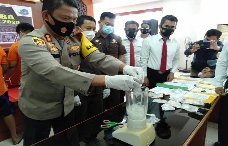 Musnahkan Barang Bukti, Polres Kukar “Blender” 189,23 Gram Sabu