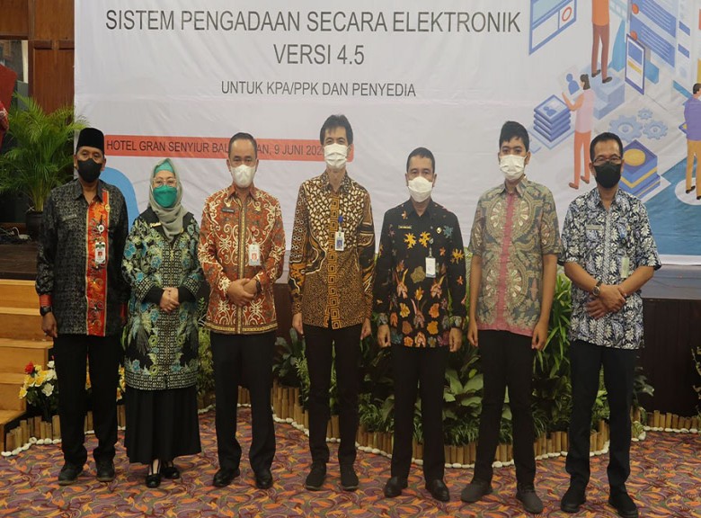 Buka Bimtek Aplikasi Sistem Pengadaan Elektronik akan Beralih ke Versi 4.5, Riza Harapkan Dapat Mempemudah Bukan Mempersulit