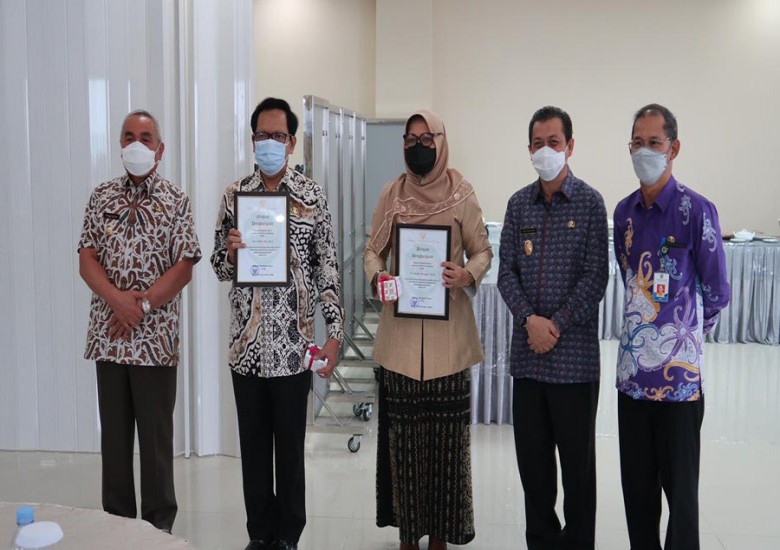 PNS Purna Tugas Terima Penghargaan, Gubernur: Terimakasih Atas Dedikasi yang Telah Diberikan