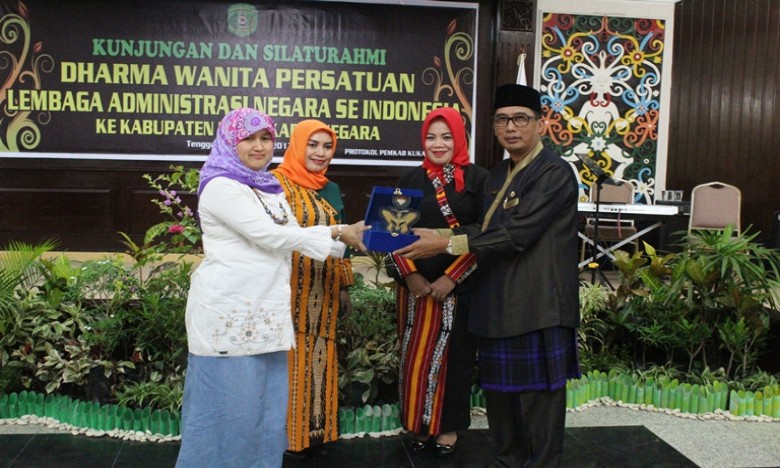 DWP LAN RI Kunjungi dan Silaturahmi dengan DWP Kukar