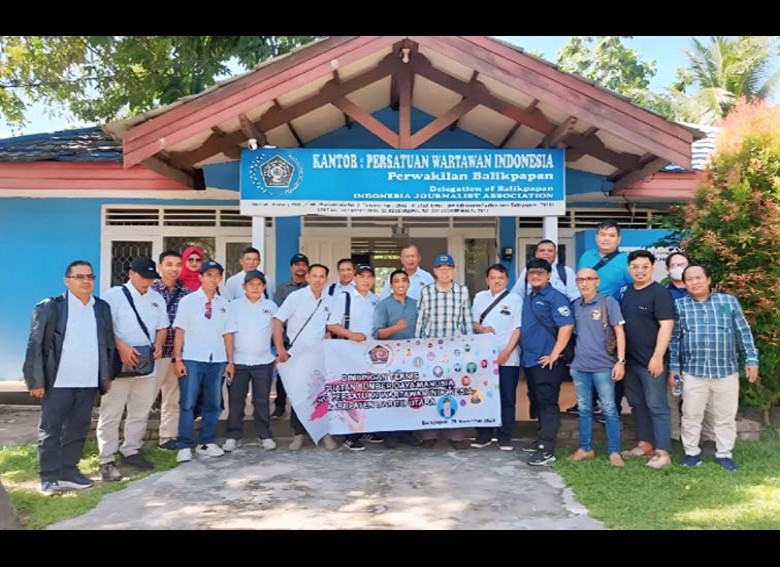 Pengurus PWI Barito Utara Pererat Hubungan dengan PWI Balikpapan Dalam Kunjungannya ke Kaltim