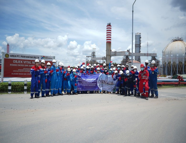 38 Mahasiswa Program Studi Teknik Kelautan ITK Kunjungi Kilang Balikpapan