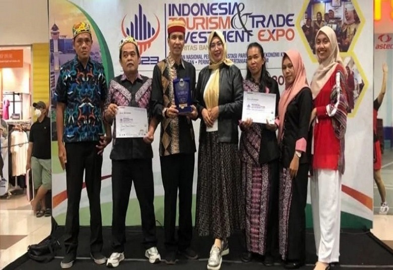 Kutim Raih Juara 2 Stand Terbaik di Indonesia Tourism & Trade Investment Expo 2023