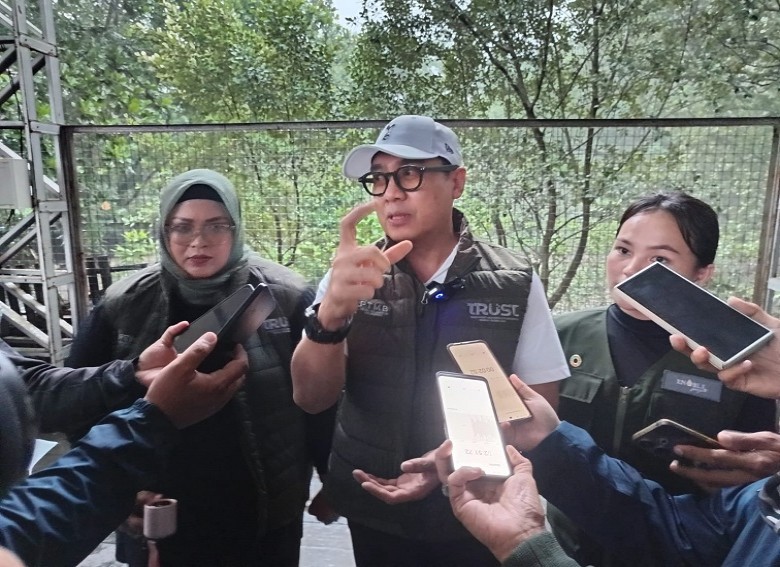 PTMB Tanam 100 Bibit Mangrove Demi Jaga Ketahanan Air Kota Balikpapan
