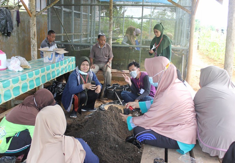 Mahasiswa UMM Bantu Prioritaskan Pola Hidup Sehat dengan Tandzif Desa