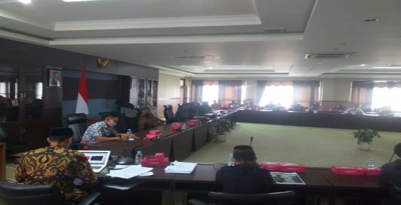 Komisi I DPRD Gelar RDP Terkait Aktivitas Ponton Batu Bara di Sungai Kedang Kepala