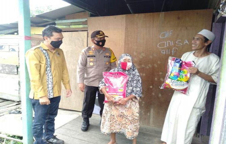 Polres-PWI Kukar Gelar Kegiatan Jum’at Berbagi