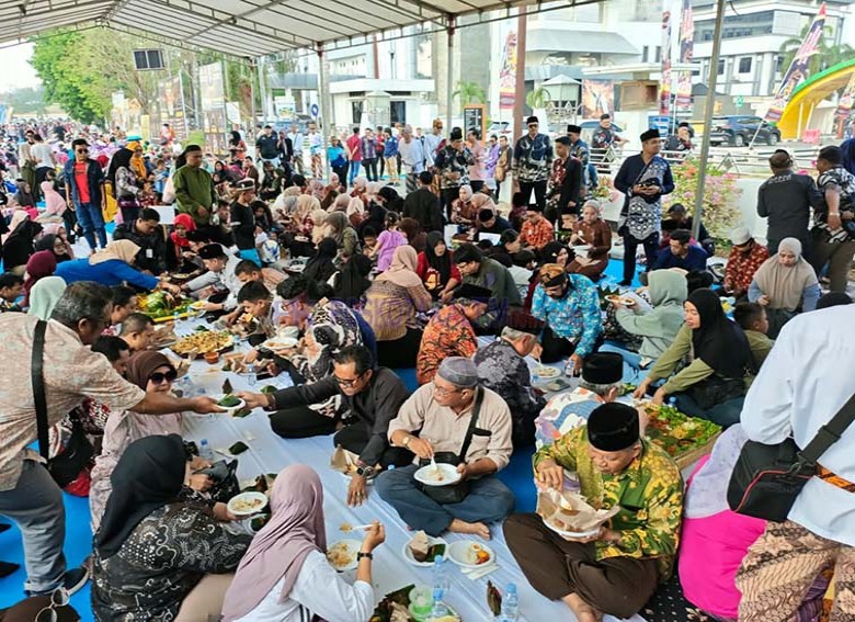 Beseprah Erau Adat Kutai 2026 Satukan Raja dan Rakyat dalam Satu Jamuan