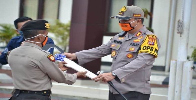 Raih Predikat Bhabinkamtibmas Terbaik, Brigpol Daeng Rolos Diganjar Kapolres Hadiah Satu Unit Motor