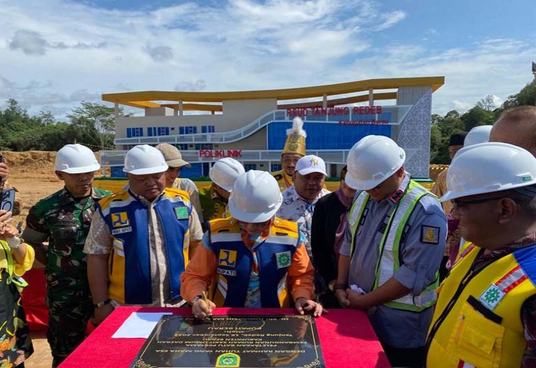 Bupati Sri Juniarsih Lakukan Peletakan Batu Pertama Pembangunan RSUD Berau, Komitmen Tingkatkan Pelayanan Kesehatan