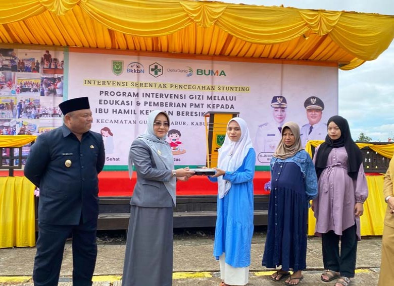 Bupati Sri Juniarsih Mas Resmi Buka Kick Off Program Intervensi Gizi Ibu Hamil