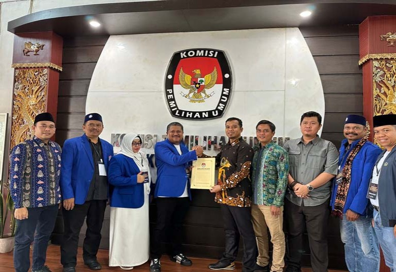 Daftarkan Bacaleg ke KPU, PAN Kukar Target 9 Kursi